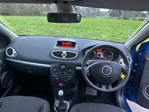 Used Renault Clio 2009 for sale - 75572090: Photo 14