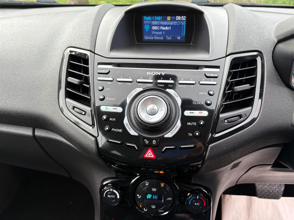 Used Ford Fiesta 2014 for sale - 76415436: Photo 17