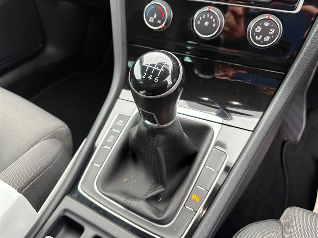 Used Volkswagen Golf 2018 for sale - 77111860: Photo 19