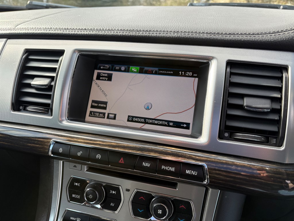 Used Jaguar XF 2015 for sale - 77248294: Photo 18