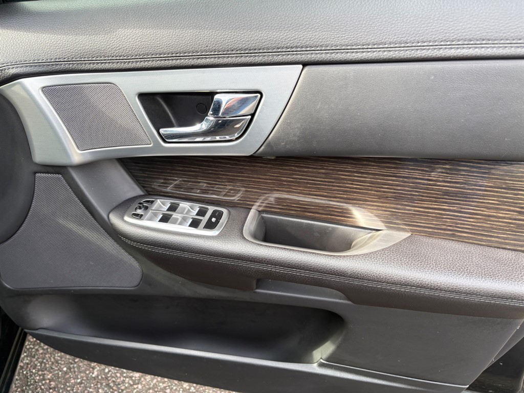 Used Jaguar XF 2015 for sale - 77248294: Photo 19