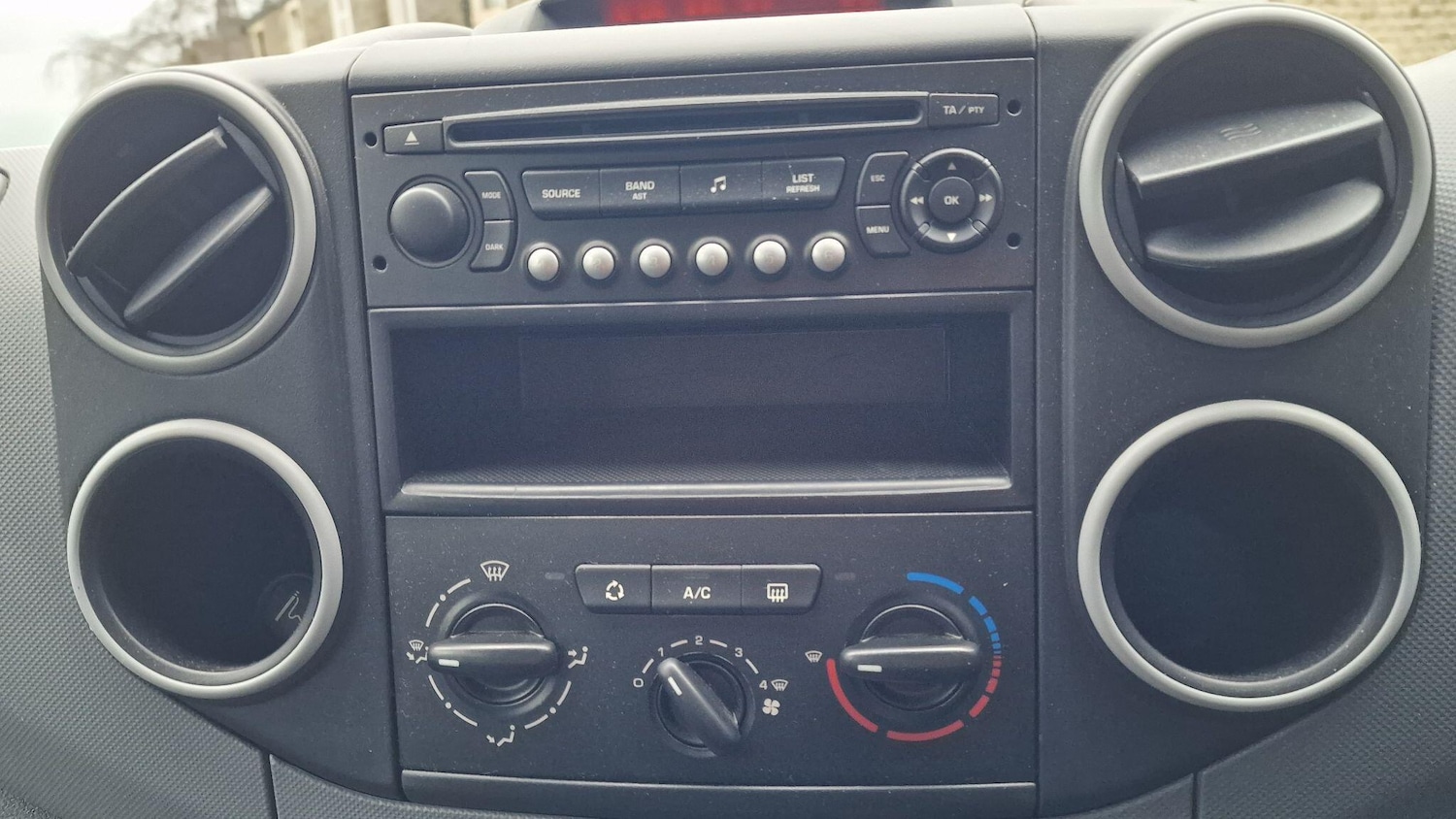 Used Peugeot Partner Tepee 2010 for sale - 77016014: Photo 17