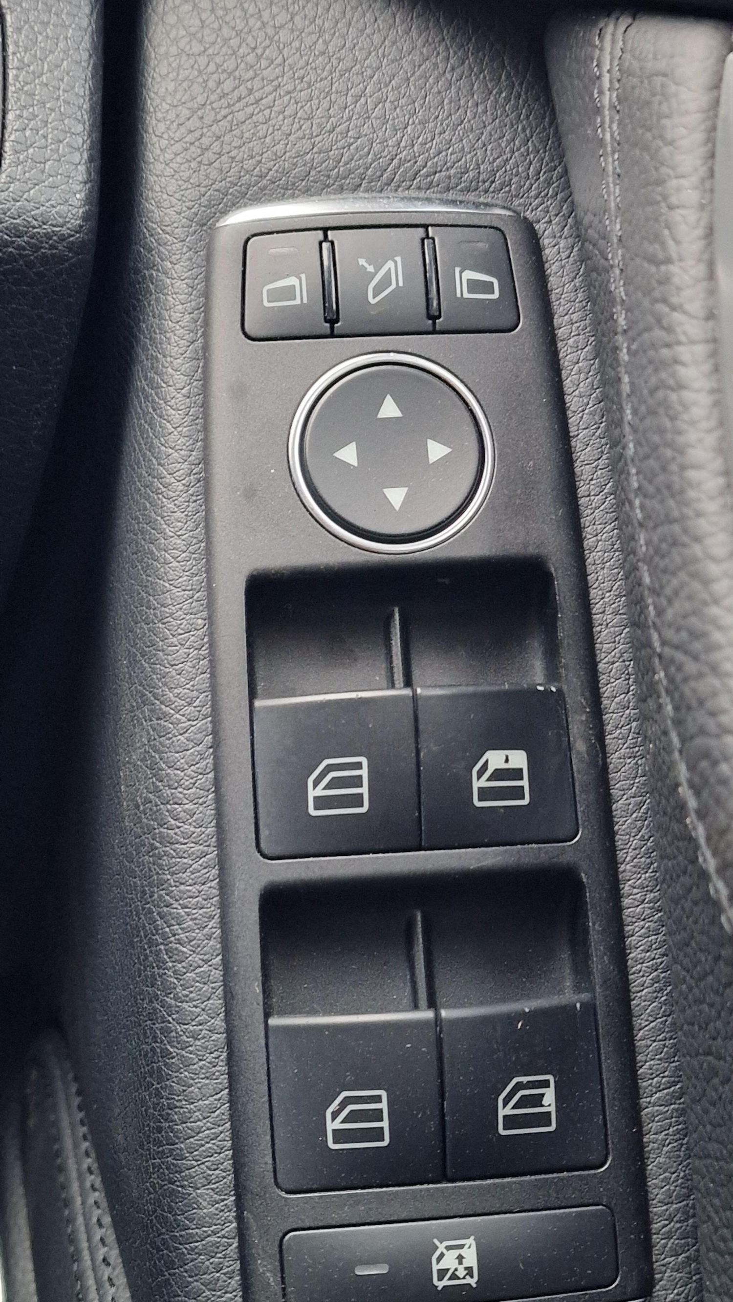 Used Mercedes-Benz C Class 2012 for sale - 76432648: Photo 16