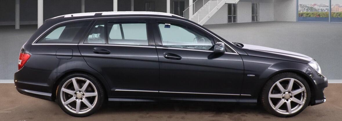 Used Mercedes-Benz C Class 2012 for sale - 76432648: Photo 2