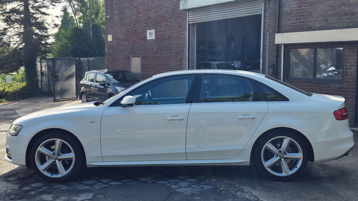 Used Audi A4 2012 for sale - 78020474: Photo 5