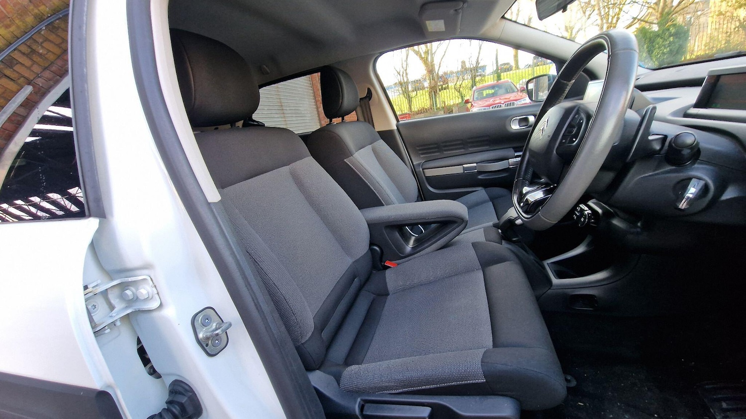 Used Citroen C4 Cactus 2017 for sale - 76855744: Photo 10