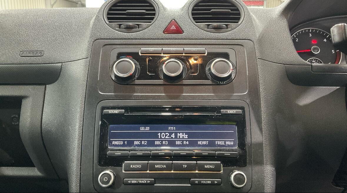 Used Volkswagen Caddy Maxi Life 2015 for sale - 76425690: Photo 9