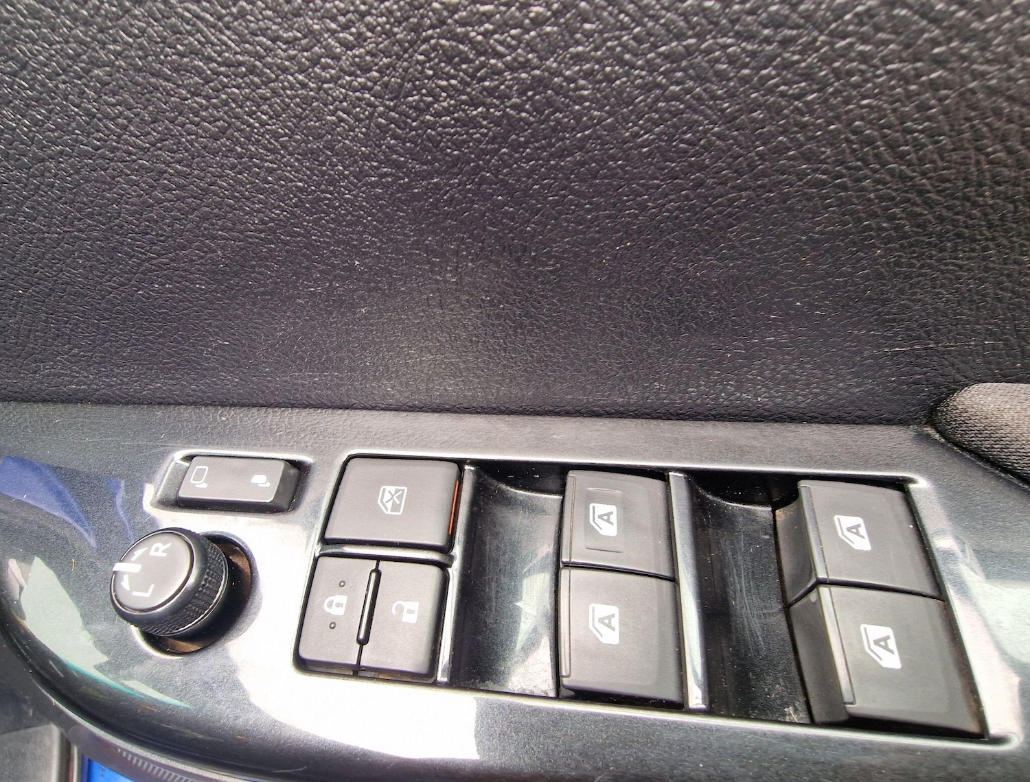 Used Toyota Hilux 2017 for sale - 76865780: Photo 12