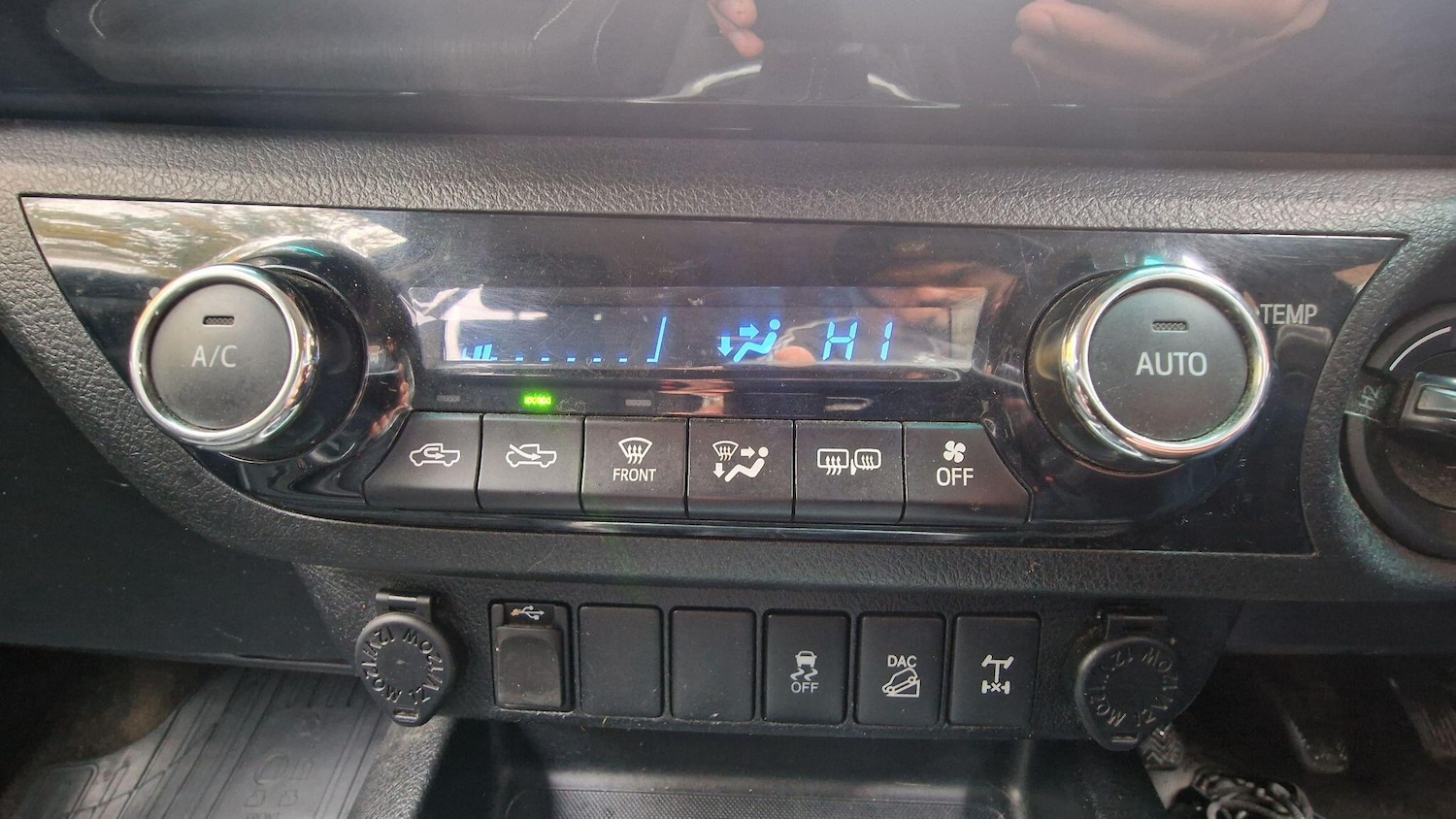 Used Toyota Hilux 2017 for sale - 76865780: Photo 21