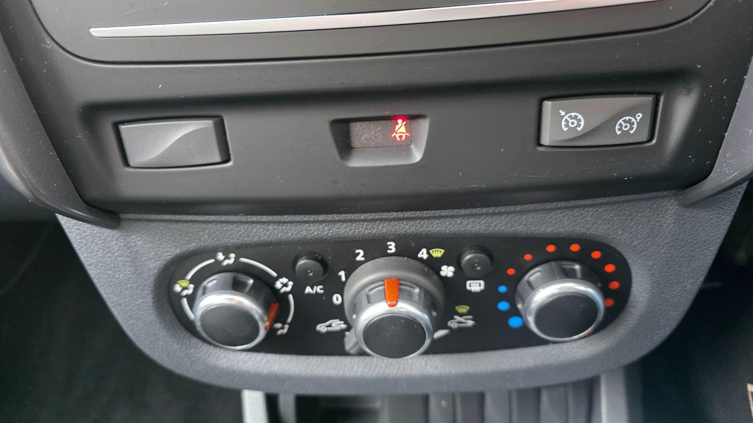 Used Dacia Duster 2017 for sale - 77683648: Photo 21