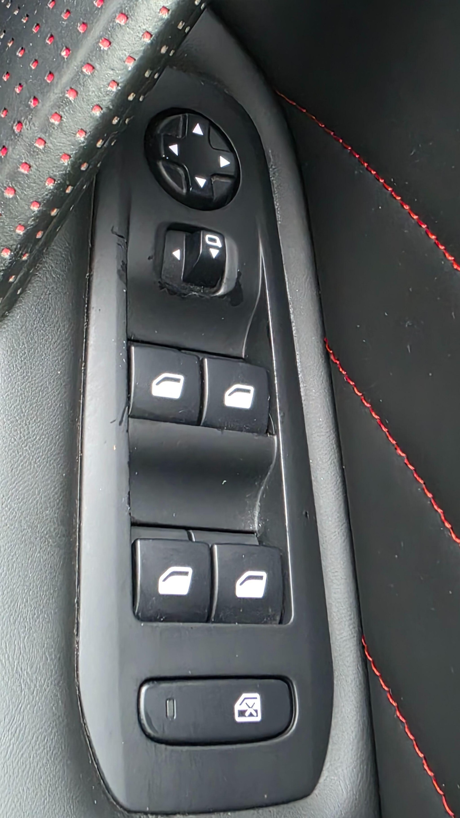 Used Peugeot 308 2015 for sale - 77120648: Photo 17