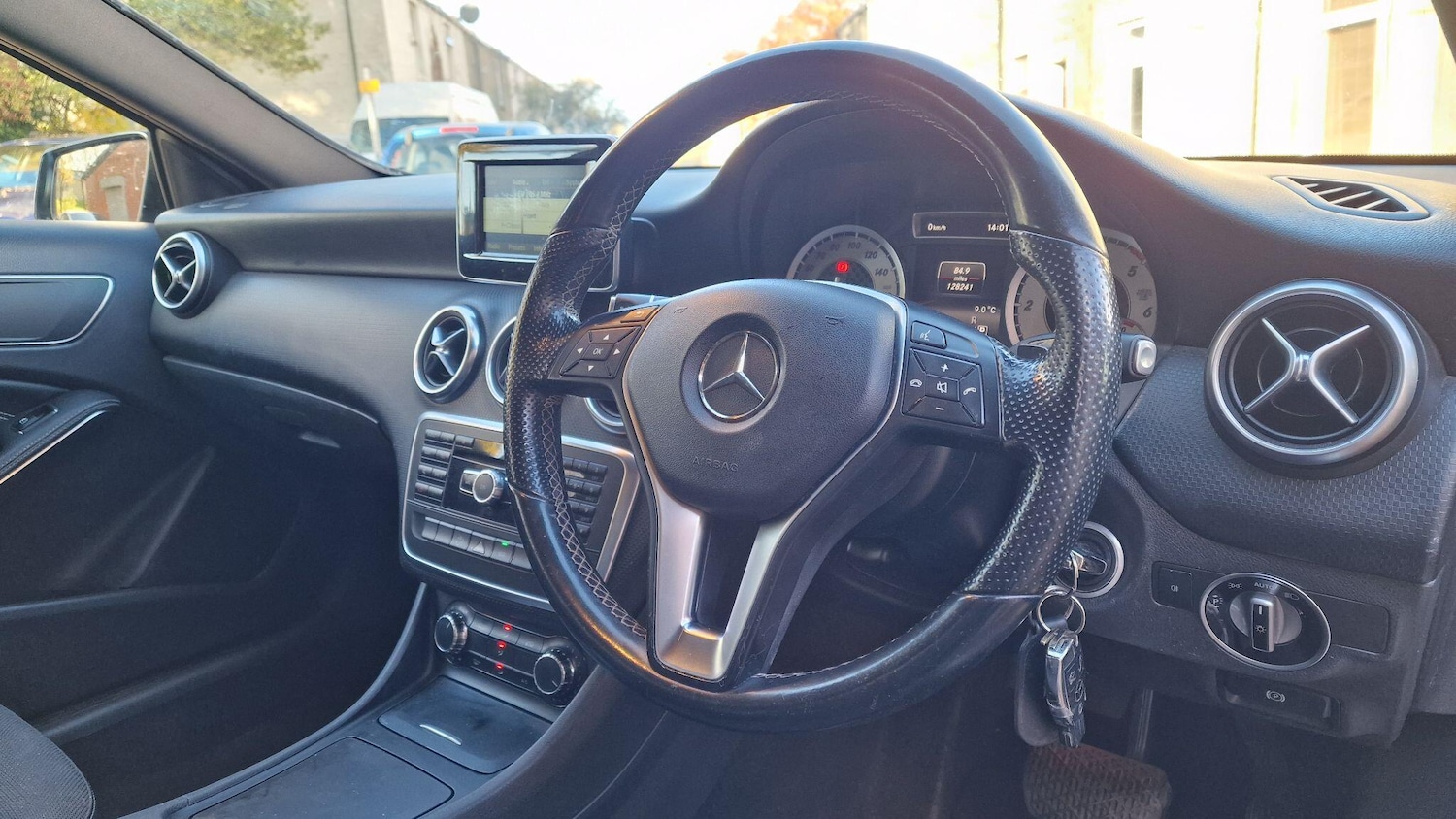 Used Mercedes-Benz A-Class 2014 for sale - 76349728: Photo 9