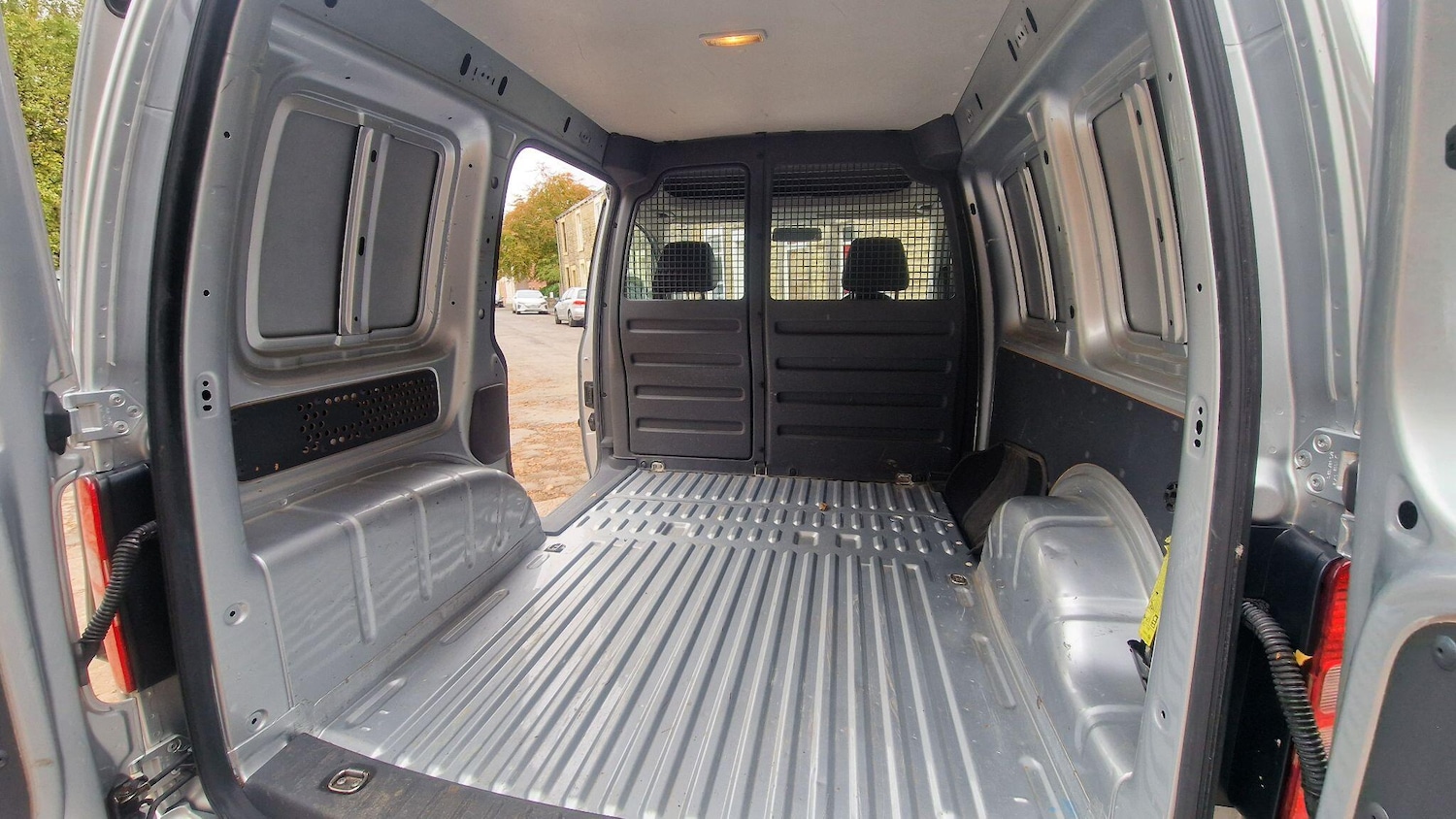 Used Volkswagen Caddy 2012 for sale - 76072994: Photo 17