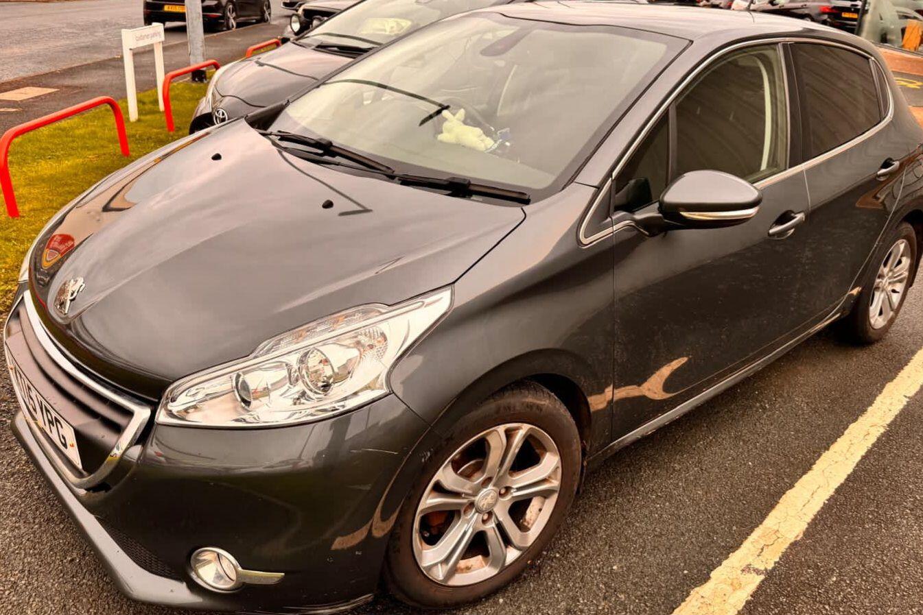 Used Peugeot 208 2015 for sale - 76457668: Photo 2