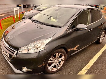 Used Peugeot 208 2015 for sale - 76457668: Photo