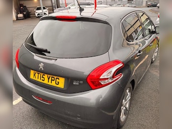 Used Peugeot 208 2015 for sale - 76457668: Photo