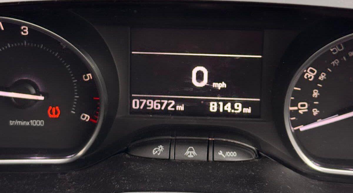 Used Peugeot 208 2015 for sale - 76457668: Photo 4