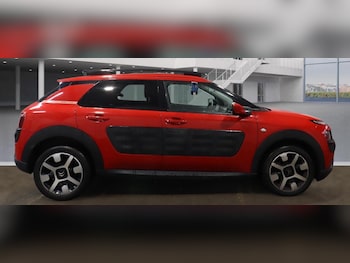 Used Citroen C4 Cactus 2015 for sale - 76585090: Photo