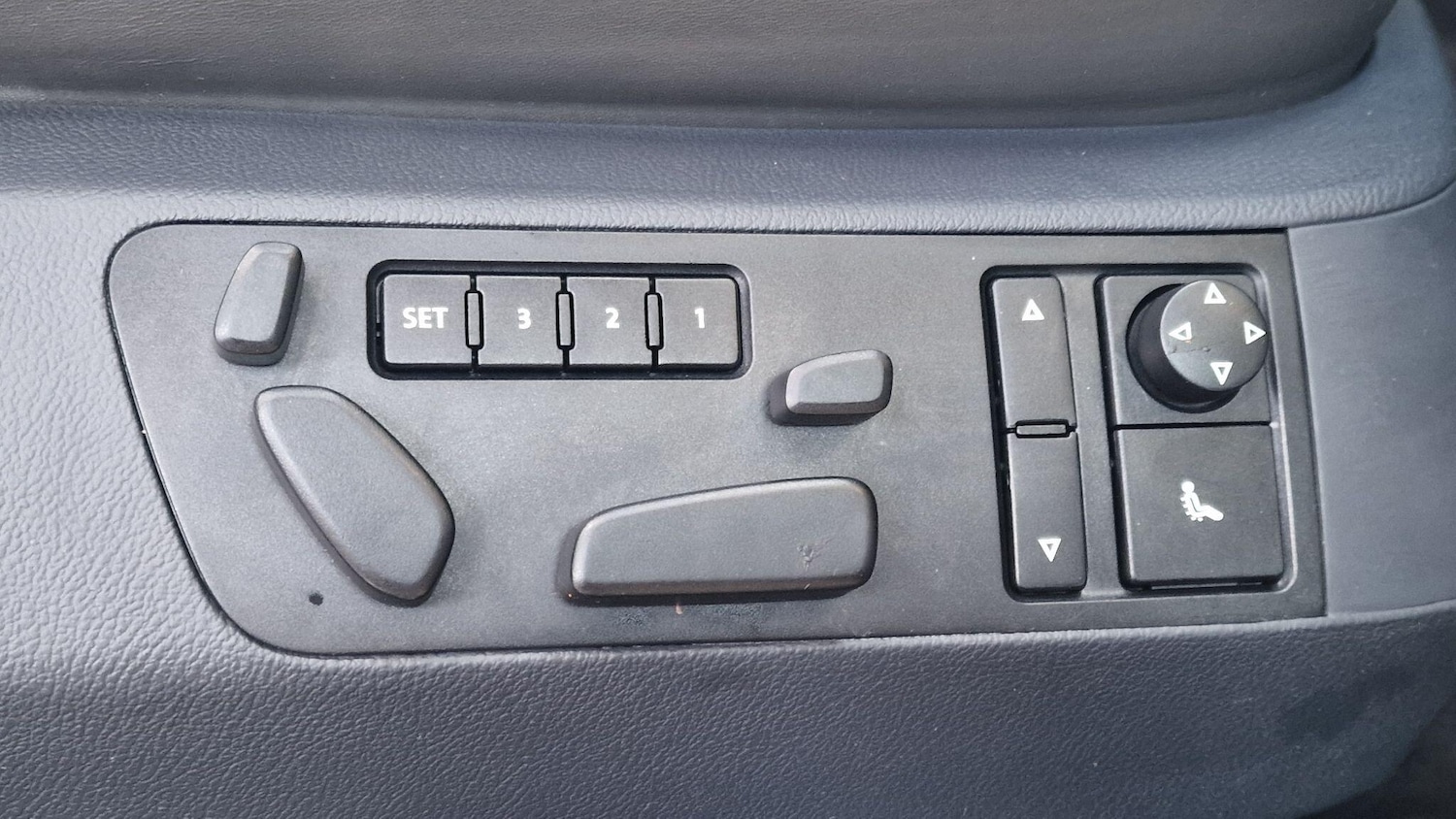 Used Volkswagen Phaeton 2011 for sale - 76094124: Photo 24