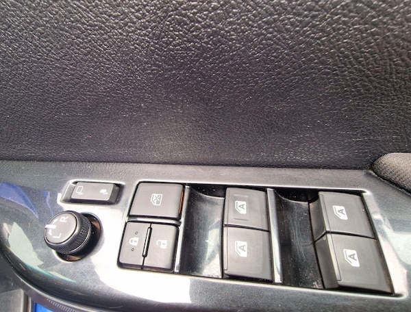 Used Toyota Hilux 2017 for sale - 76174863: Photo 12