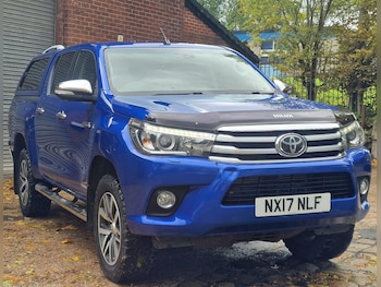 2017 (17) - 2.4 D-4D Invincible 4WD Euro 6 4dr (TSS, 3.5t)