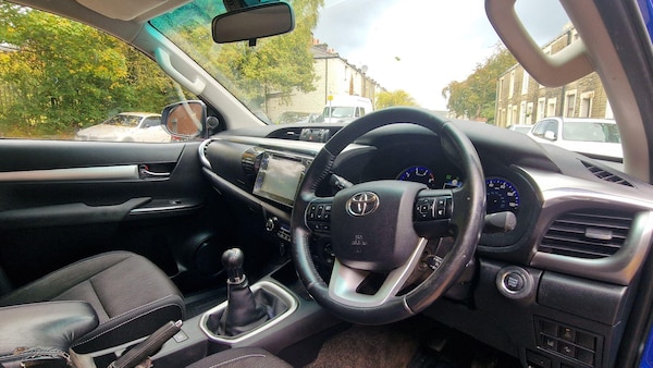 Used Toyota Hilux 2017 for sale - 76174863: Photo 23