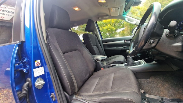 Used Toyota Hilux 2017 for sale - 76174863: Photo 9