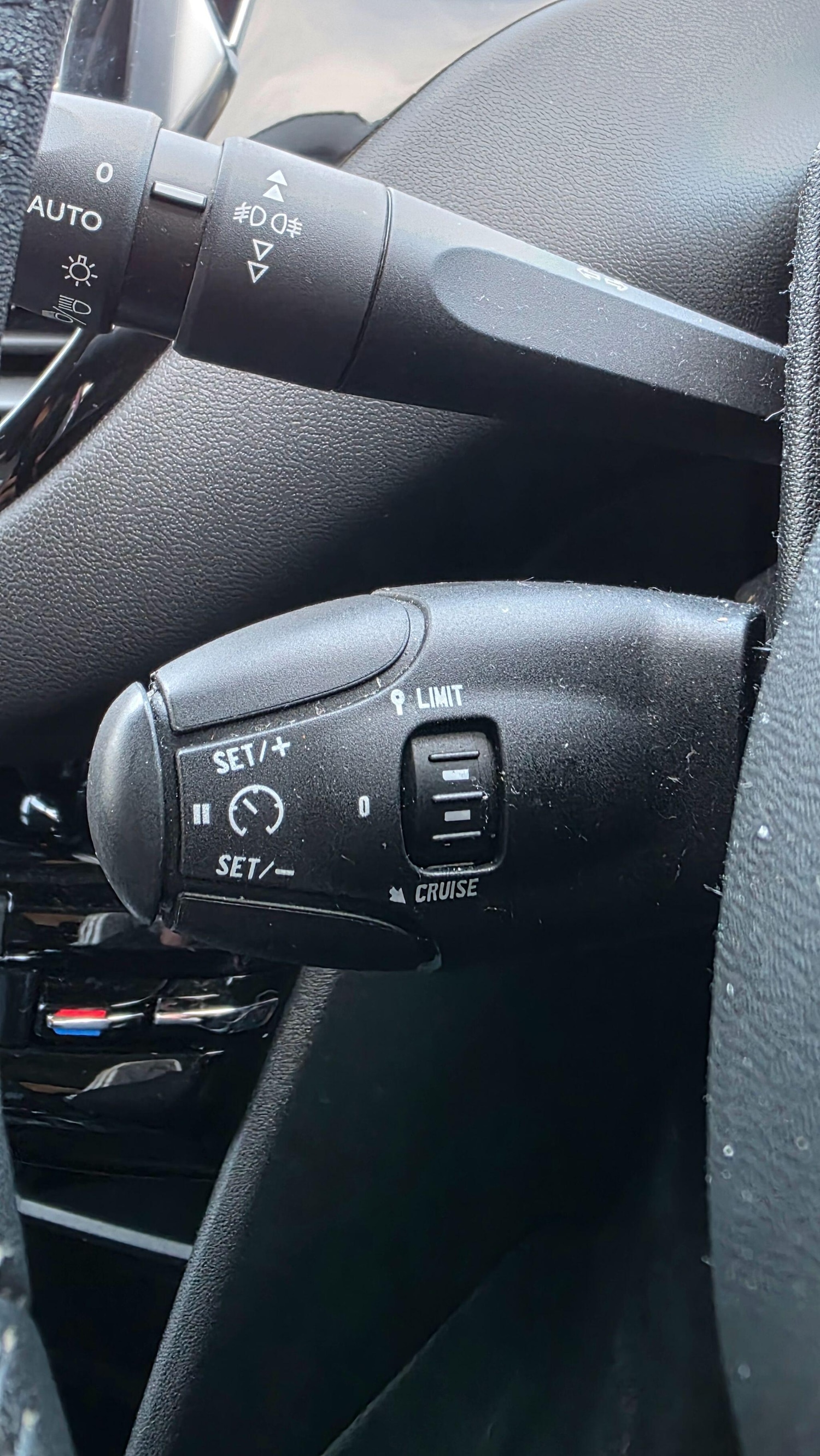 Used Peugeot 208 2014 for sale - 77155532: Photo 13