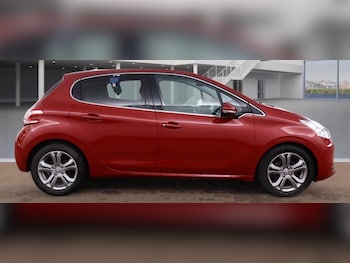 Used Peugeot 208 2014 for sale - 77155532: Photo