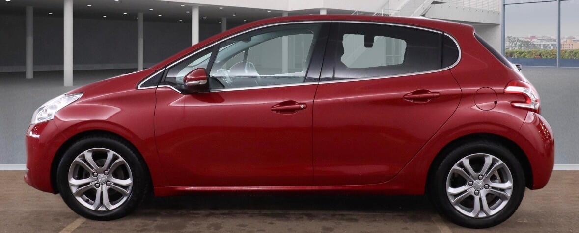 Used Peugeot 208 2014 for sale - 77155532: Photo 5