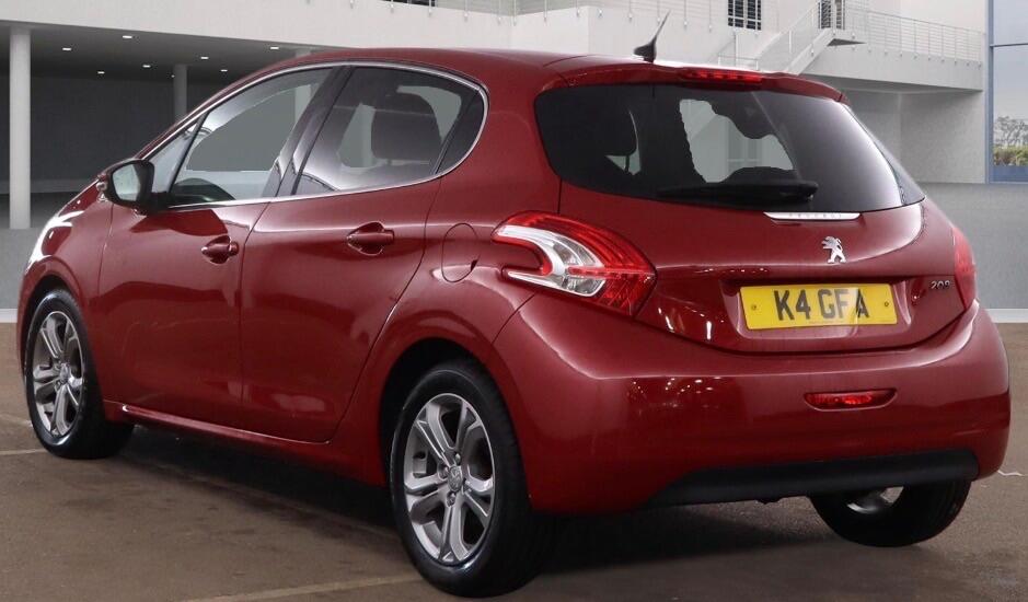 Used Peugeot 208 2014 for sale - 77155532: Photo 6