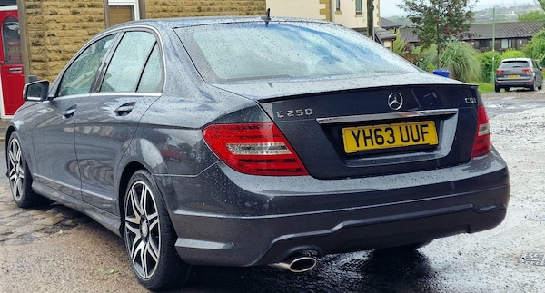 Used Mercedes-Benz C-Class 2013 for sale - 75377629: Photo 4