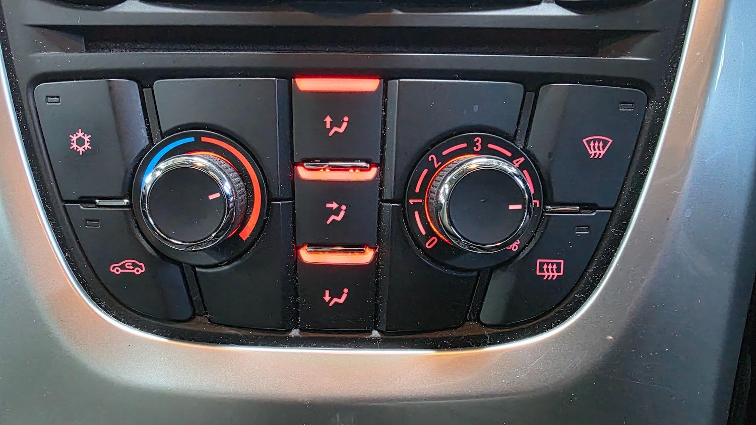 Used Vauxhall Astra 2011 for sale - 78047734: Photo 12