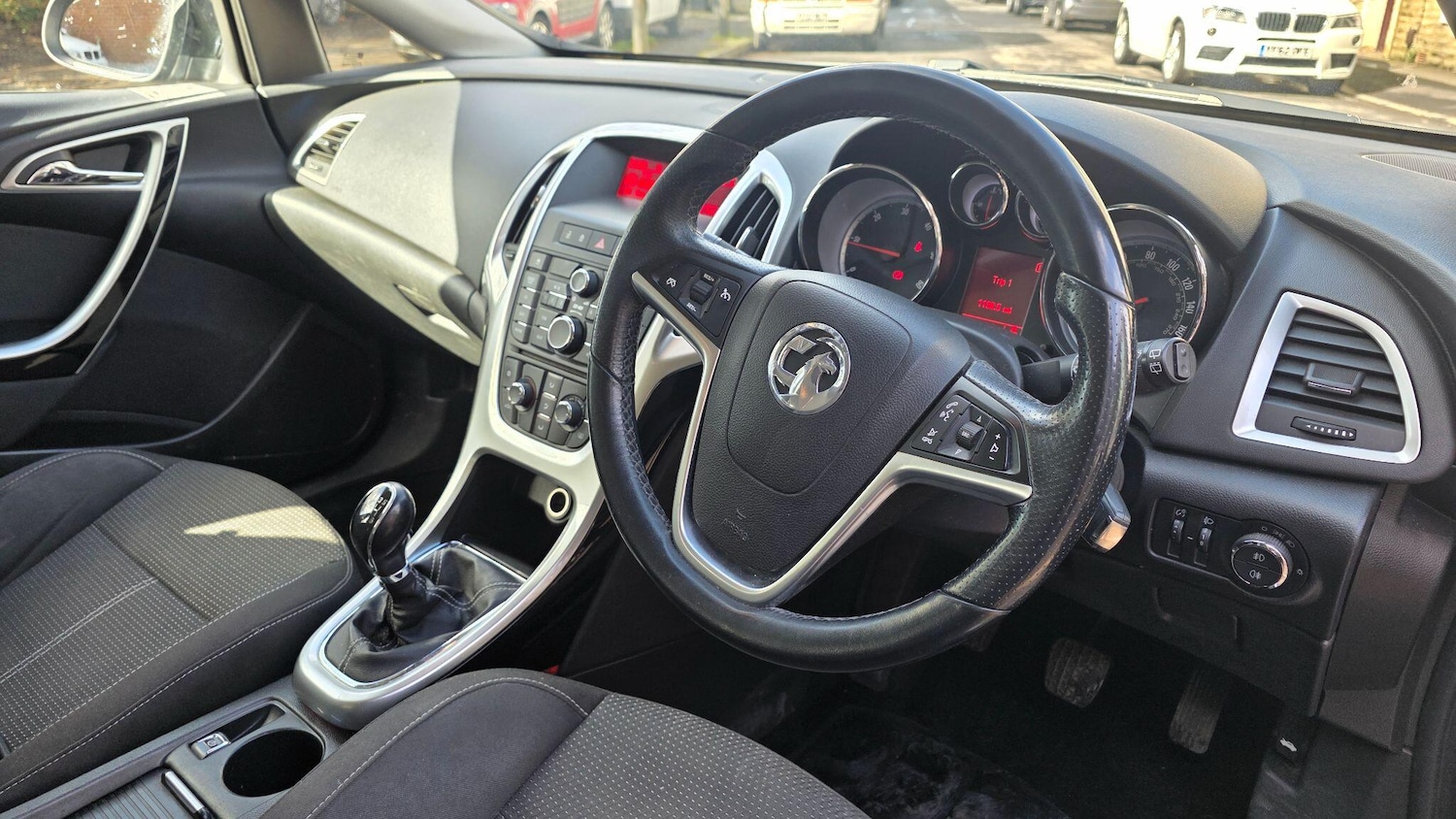 Used Vauxhall Astra 2011 for sale - 78047734: Photo 8