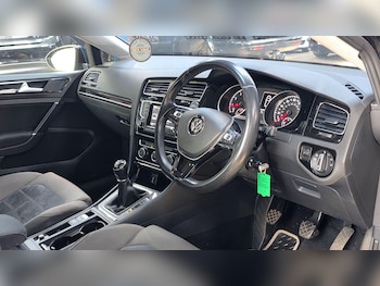 Used Volkswagen Golf 2014 for sale - 79396568: Photo
