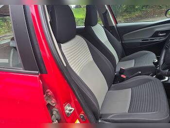 Used Toyota Yaris 2018 for sale - 79669780: Photo