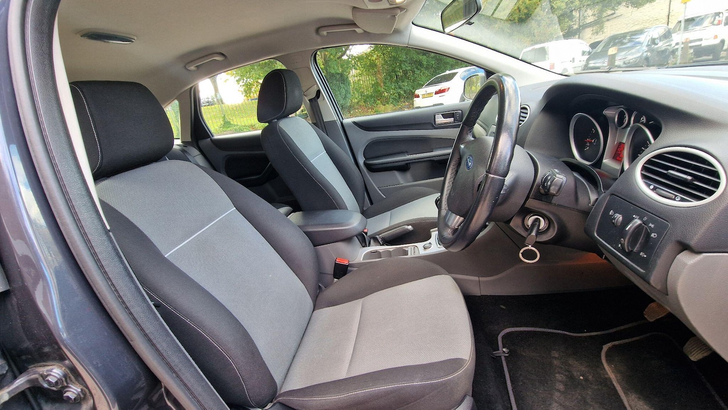 Used Ford Focus 2010 for sale - 75927968: Photo 6