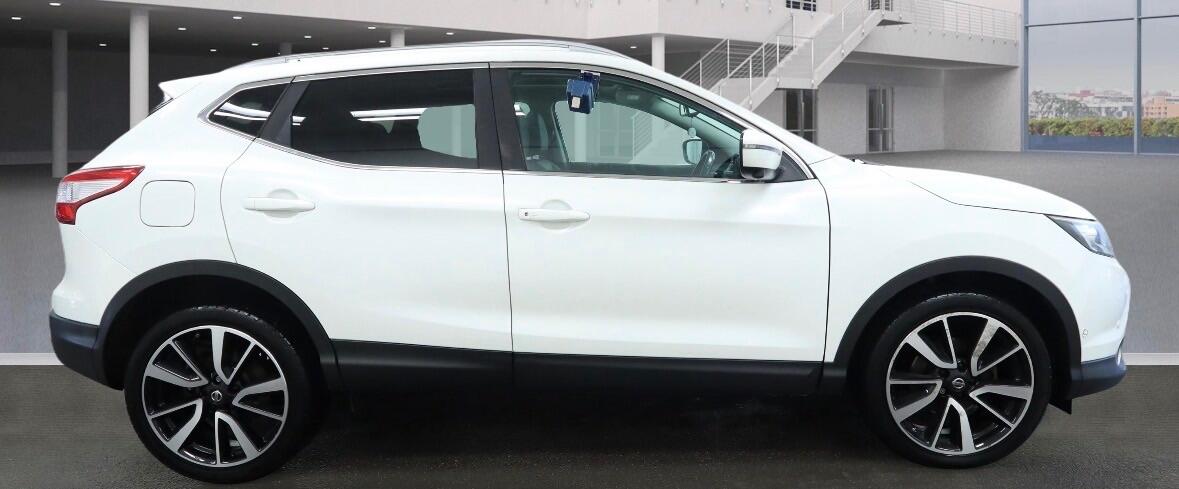 Used Nissan Qashqai 2014 for sale - 77565150: Photo 2