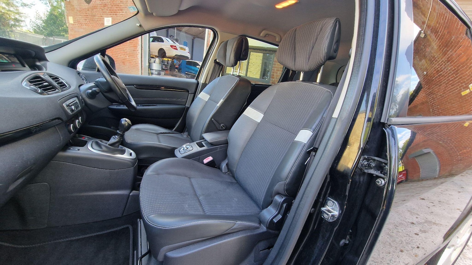 Used Renault Scenic 2013 for sale - 76002431: Photo 19