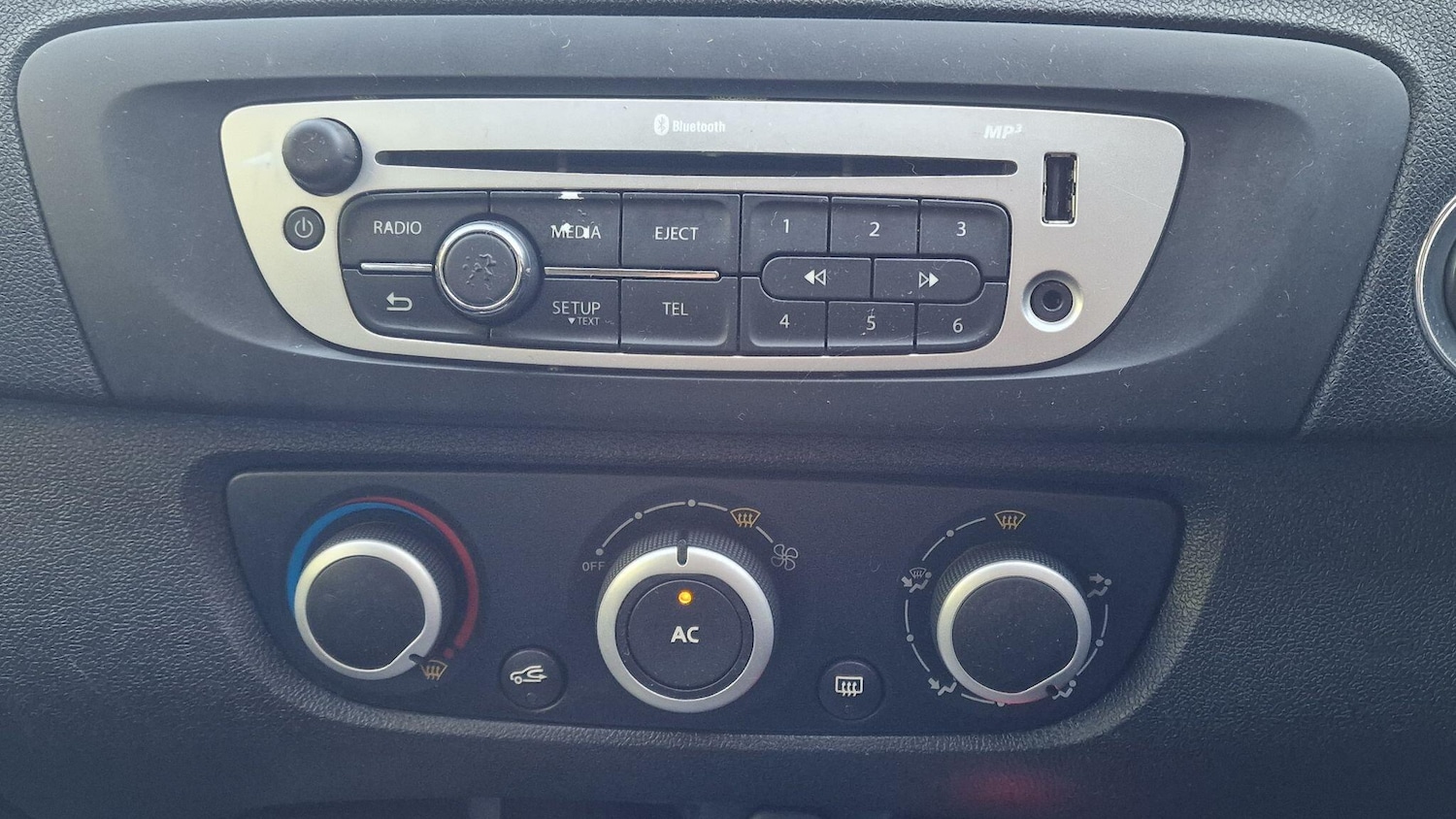 Used Renault Scenic 2013 for sale - 76002431: Photo 20