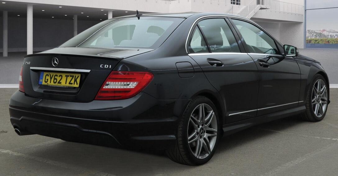 Used Mercedes-Benz C Class 2012 for sale - 77120125: Photo 3