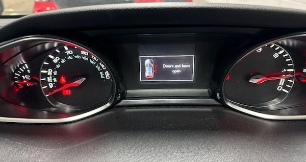 Used Peugeot 308 2015 for sale - 76060260: Photo 10