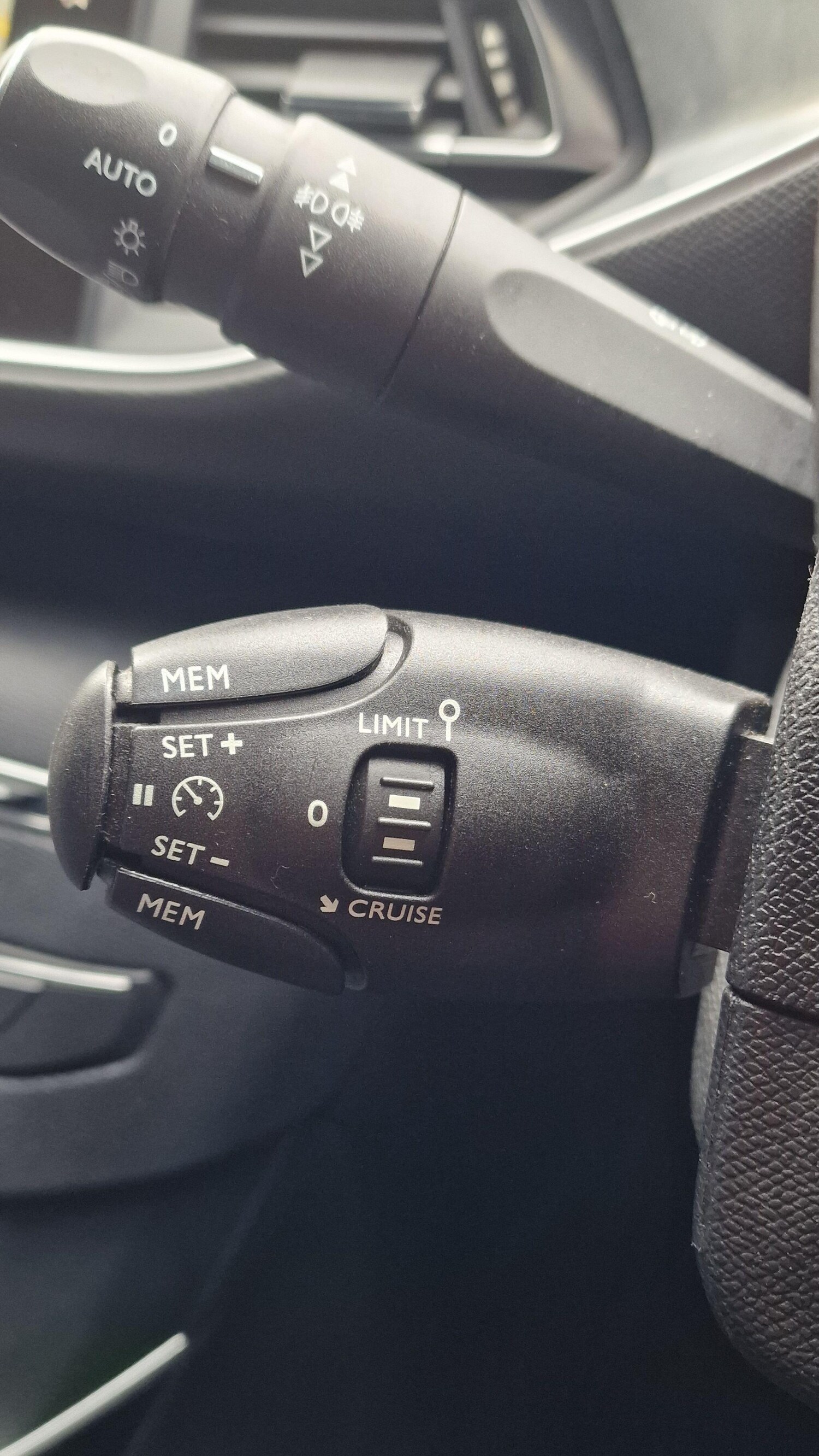 Used Peugeot 308 2015 for sale - 76060260: Photo 15