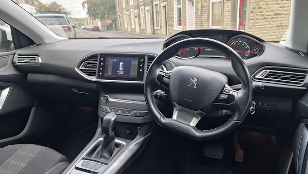 Used Peugeot 308 2017 for sale - 76215262: Photo 5
