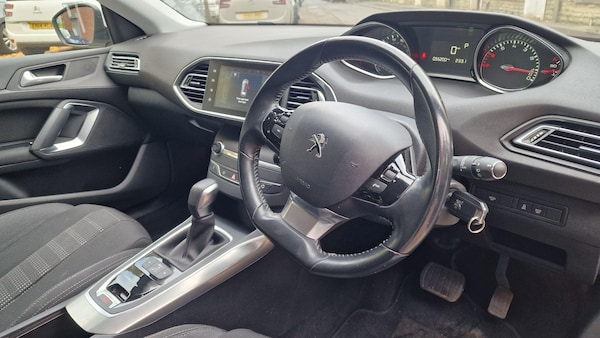 Used Peugeot 308 2017 for sale - 76215262: Photo 6