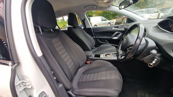 Used Peugeot 308 2017 for sale - 76215262: Photo 8
