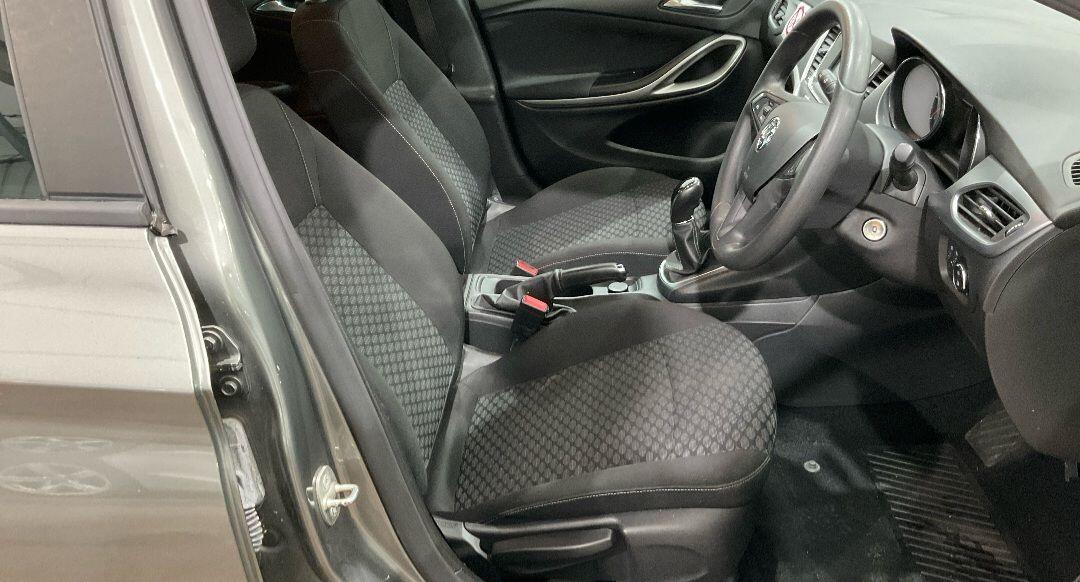 Used Vauxhall Astra 2018 for sale - 78007133: Photo 7