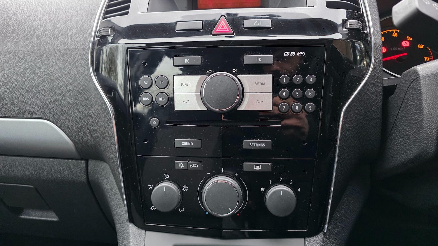 Used Vauxhall Zafira 2014 for sale - 77279061: Photo 4