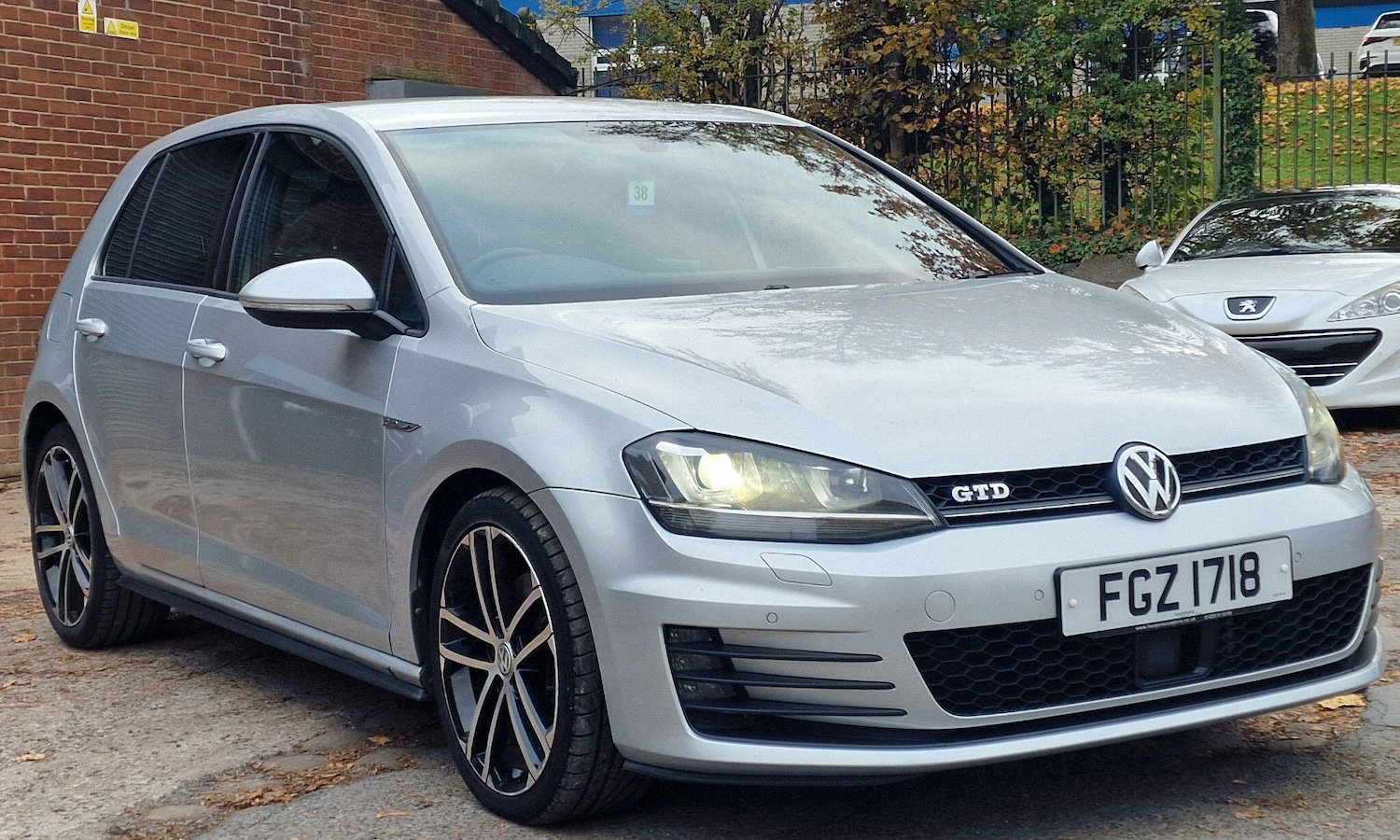 Used Volkswagen Golf 2017 for sale - 76041833: Photo 1