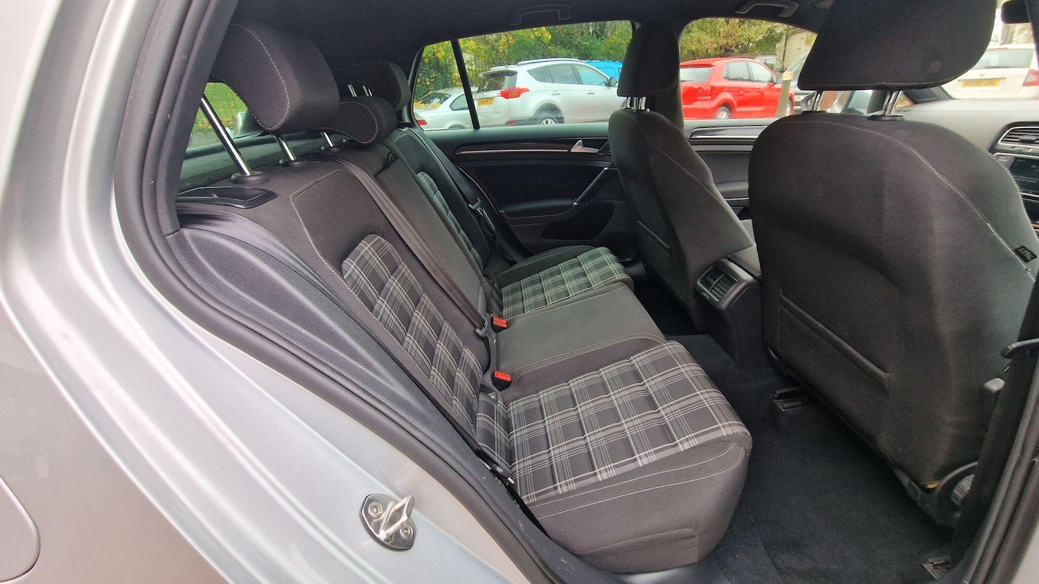 Used Volkswagen Golf 2017 for sale - 76041833: Photo 11